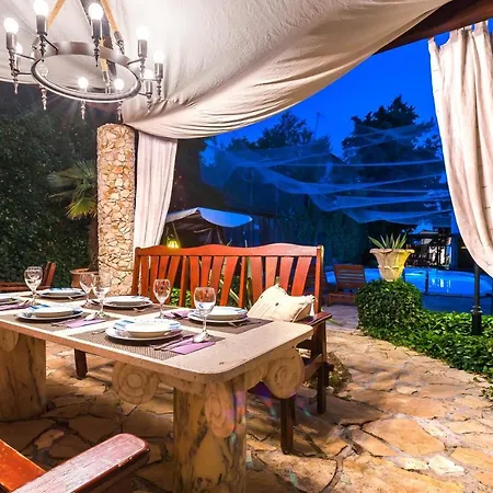 Luxury With A Swimming Pool - 13374 Villa Rogoznica (Sibenik-Knin)