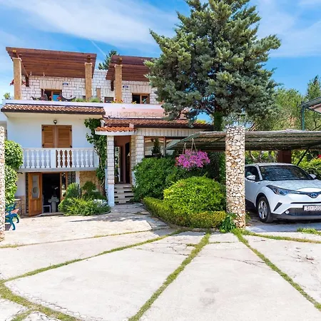 Vila Luxury With A Swimming Pool - 13374 *