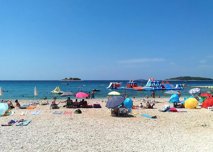 Luxury With A Swimming Pool - 13374 * Рогозница