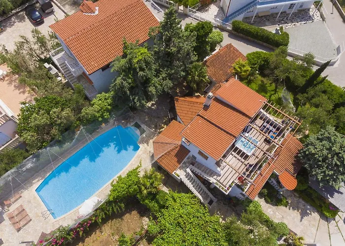 Luxury With A Swimming Pool - 13374 Rogoznica (Sibenik-Knin)