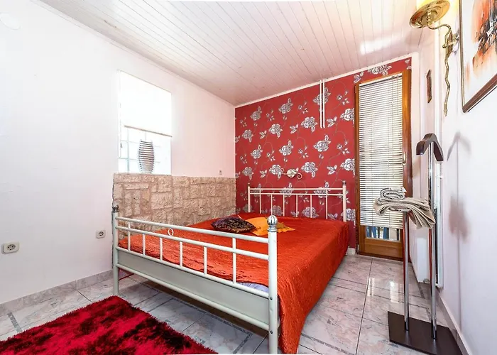 Luxury With A Swimming Pool - 13374 Villa