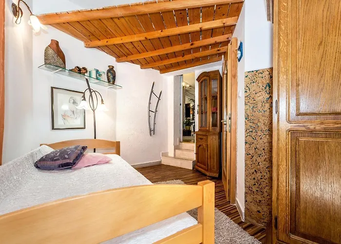 Luxury With A Swimming Pool - 13374 Villa