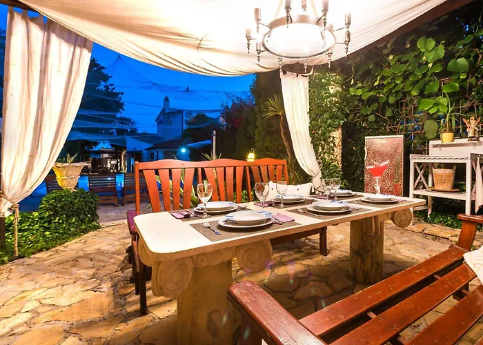 Luxury With A Swimming Pool - 13374 *